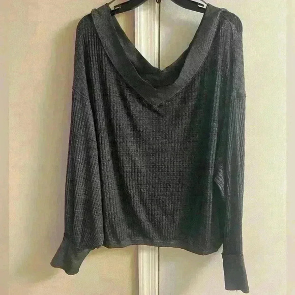 We the free‎ top v neck lightweight semi sheer charcoal slouchy Medium - Picture 1 of 6
